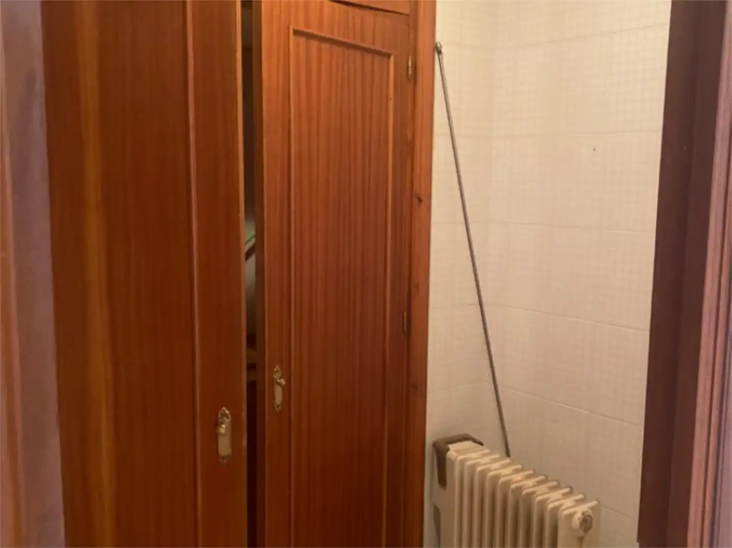 Piso en venta en Paseo de Fuera, Madrigal de las Altas Torres Baño de Piso en venta en Madrigal de las Altas Torres con Calefacción y Terraza