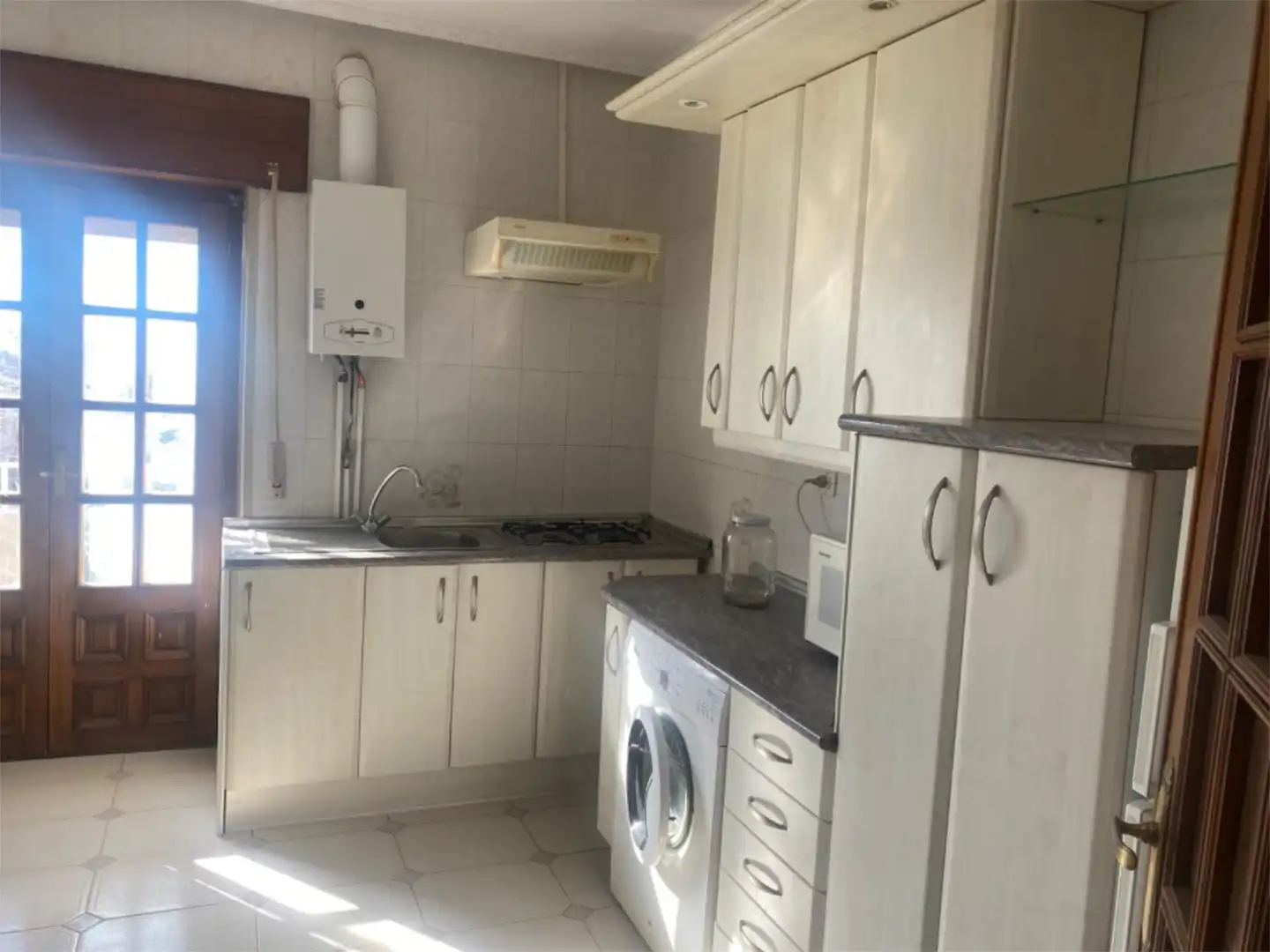 Piso en venta en Paseo de Fuera, Madrigal de las Altas Torres Cocina de Piso en venta en Madrigal de las Altas Torres con Calefacción y Terraza