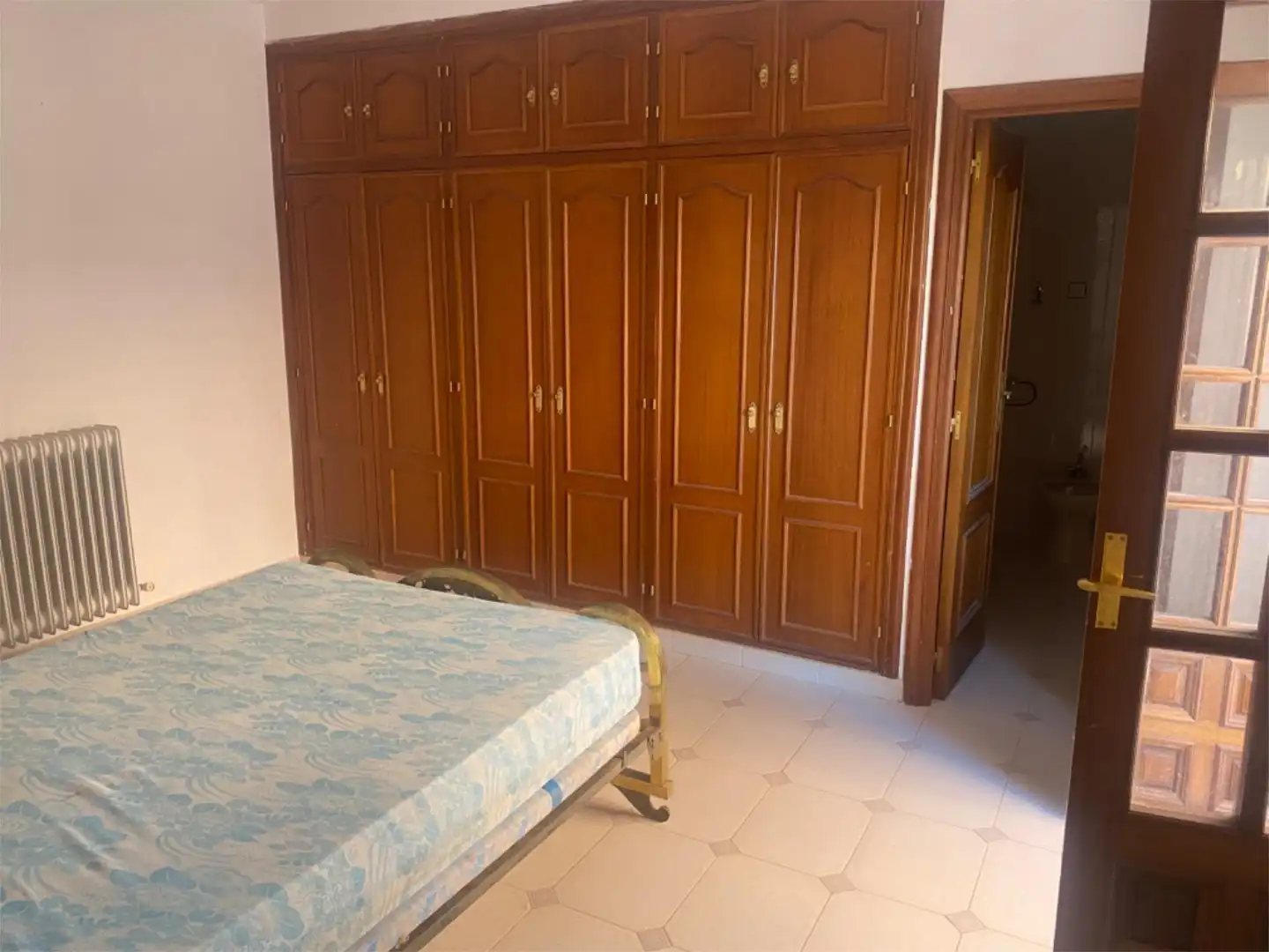Piso en venta en Paseo de Fuera, Madrigal de las Altas Torres Habitación de Piso en venta en Madrigal de las Altas Torres con Calefacción y Terraza