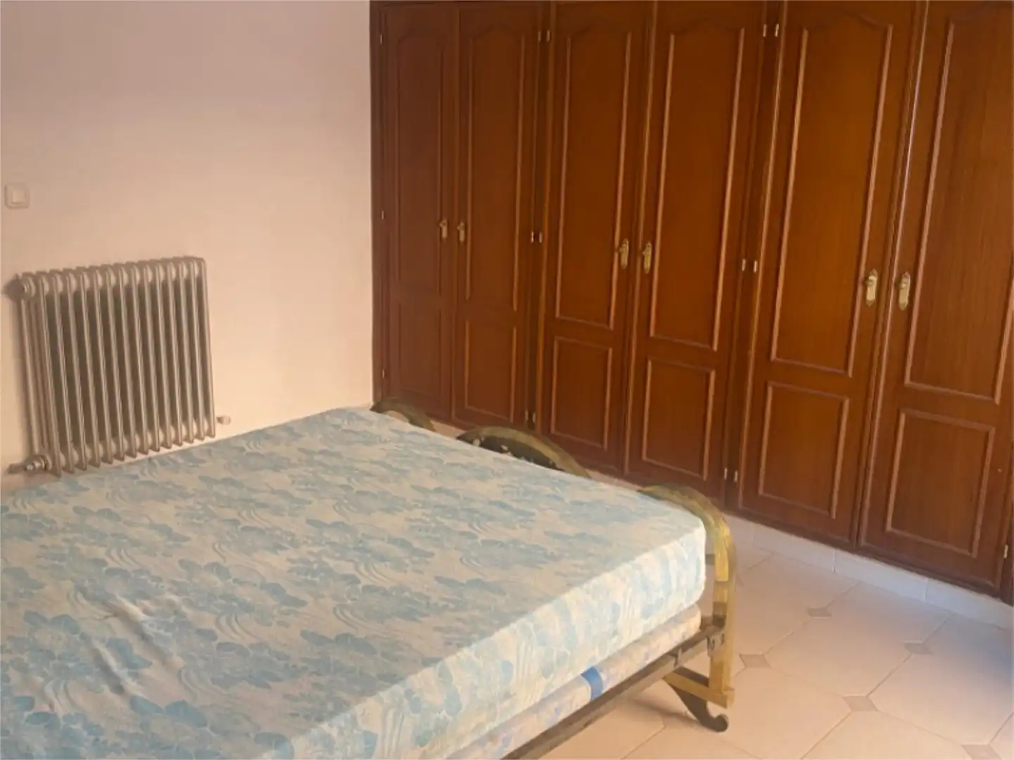 Piso en venta en Paseo de Fuera, Madrigal de las Altas Torres Habitación de Piso en venta en Madrigal de las Altas Torres con Calefacción y Terraza