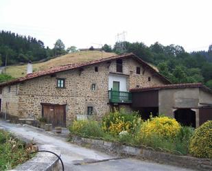 Vista exterior de Casa o xalet en venda en Gordexola amb Jardí privat, Traster i Balcó