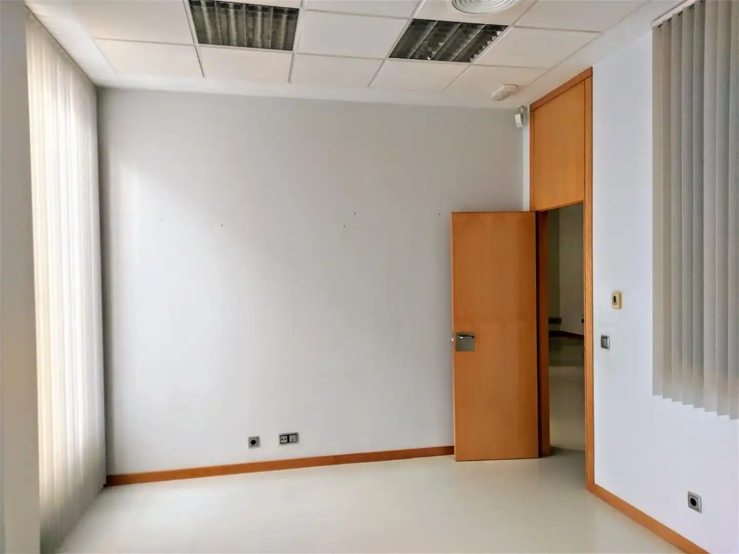 Oficina en venda a Avenida Juan Carlos I, Los Martinez del Puerto Oficina en venda en Murcia