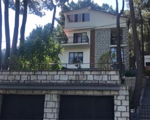 Vista exterior de Casa o xalet en venda en El Tiemblo  amb Terrassa i Balcó