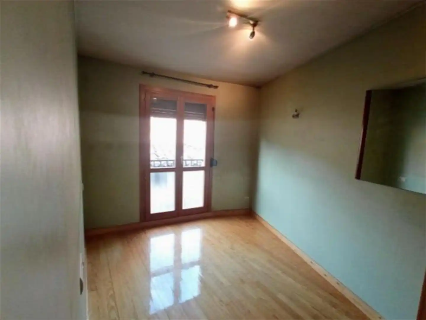 Bedroom of Flat for sale in Salvatierra de Esca  with Parquet flooring and Storage room