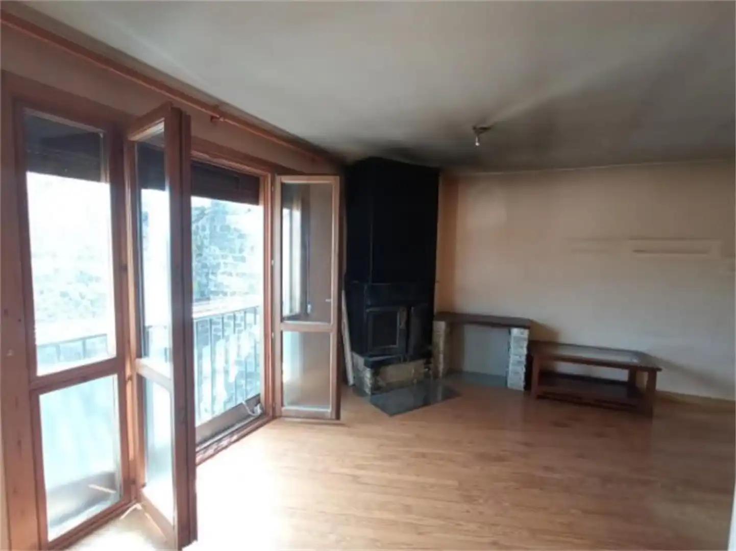 Living room of Flat for sale in Salvatierra de Esca  with Parquet flooring and Storage room