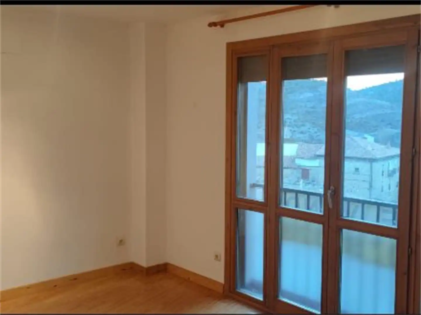 Bedroom of Flat for sale in Salvatierra de Esca  with Parquet flooring and Storage room