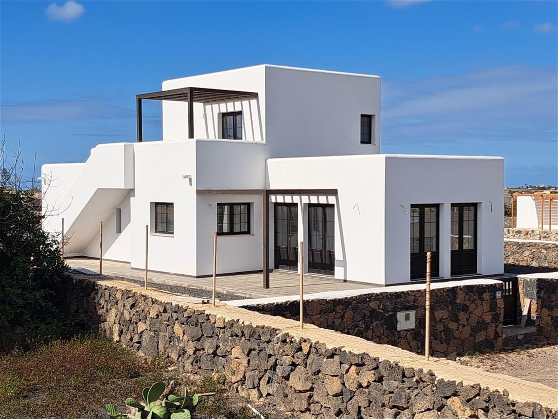 Vista exterior de Casa o xalet en venda en La Oliva amb Terrassa i Balcó
