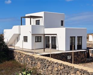 Exterior view of House or chalet for sale in La Oliva  with Terrace and Balcony