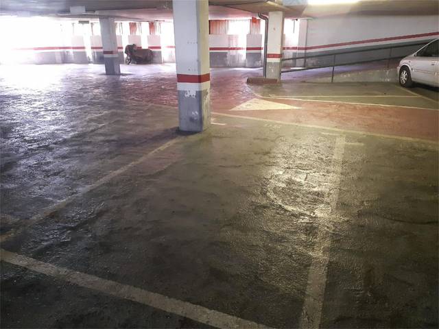 Garaje en Venta en Calle Azlor en San Lorenzo