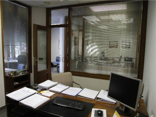 Oficina en Alquiler en Calle de Antonio de Sucre, 1 en Santiago - Arana