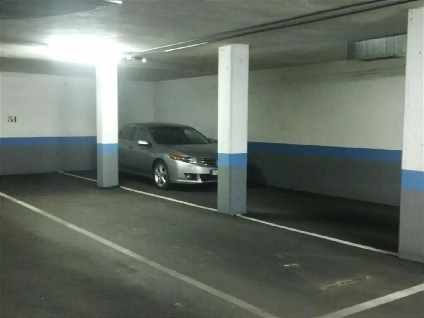 Garage for rent in Calle Monasterios de Suso y Yuso, Montecarmelo Parking of Garage for rent in Madrid