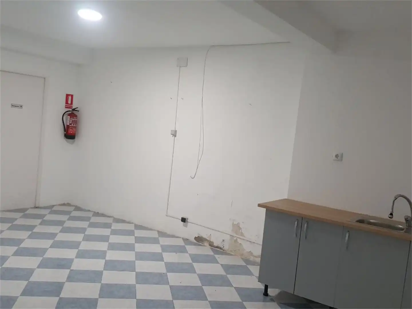 Commercial properties for rent in Calle de Alcalá, 319, Quintana Commercial properties for rent in Madrid with Air Conditioner and Heating