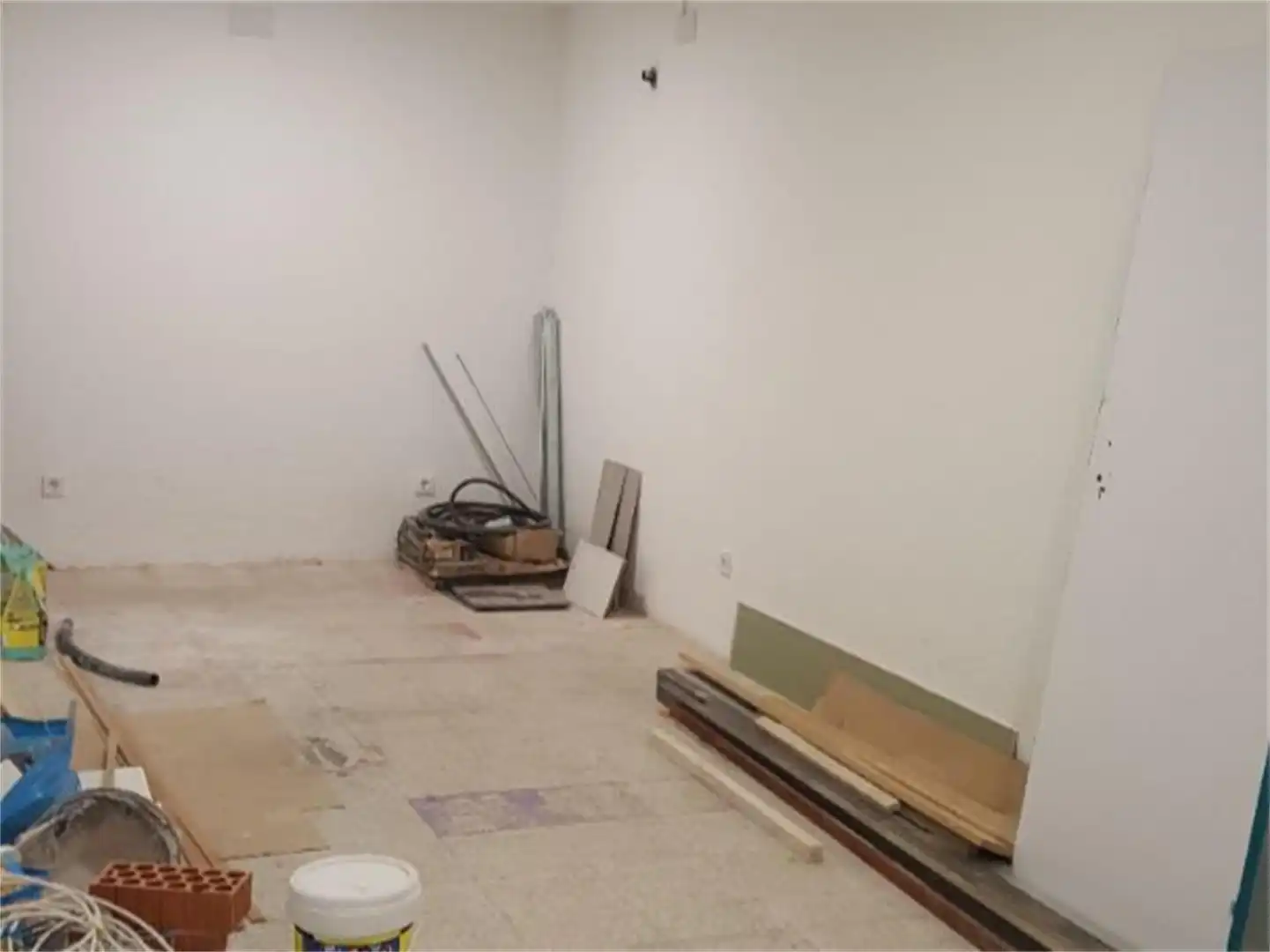 Commercial properties for rent in Calle de Alcalá, 319, Quintana Commercial properties for rent in Madrid with Air Conditioner and Heating