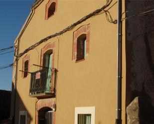 Vista exterior de Casa adosada en venda en Torre Val de San Pedro amb Balcó