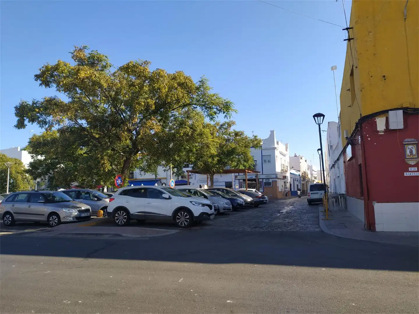 Außenansicht von Fabrikhallen zur Miete in Isla Cristina