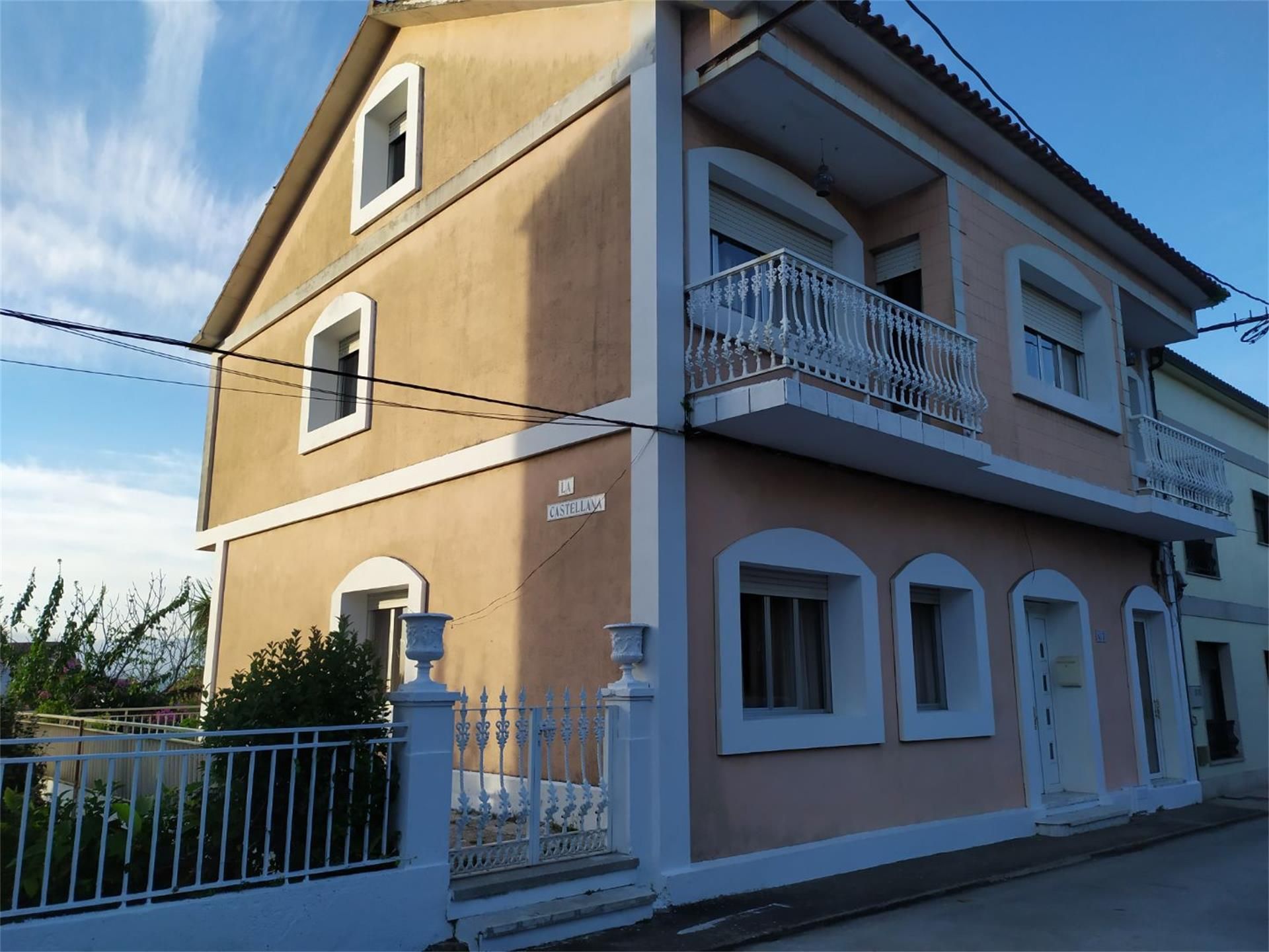 Exterior view of House or chalet for sale in Vilagarcía de Arousa  with Terrace and Balcony