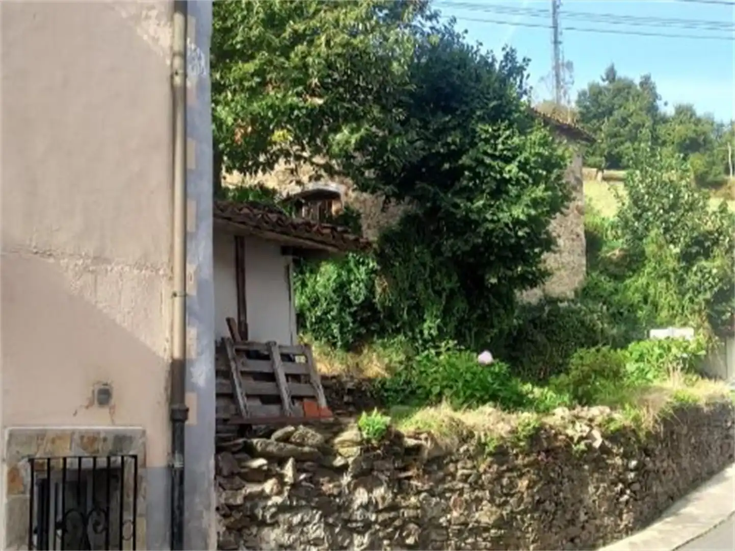 Einfamilien-Reihenhaus zur Miete in Camino de San Roque, 7, Tineo Außenansicht von Einfamilien-Reihenhaus zur Miete in Tineo mit Heizung, Privatgarten und Abstellraum