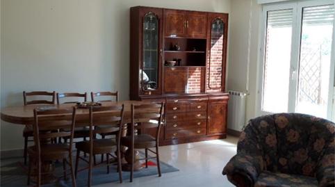 Foto 4 de Casa adosada en venda a Urbanización Los Girasoles, 14, Sariegos, León