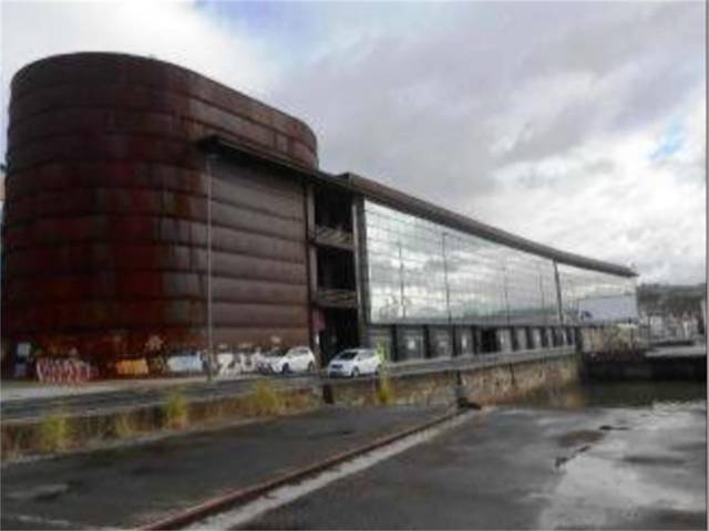 Local comercial en Venta en Avenida Ribera de Axpe, 5 en Erandio