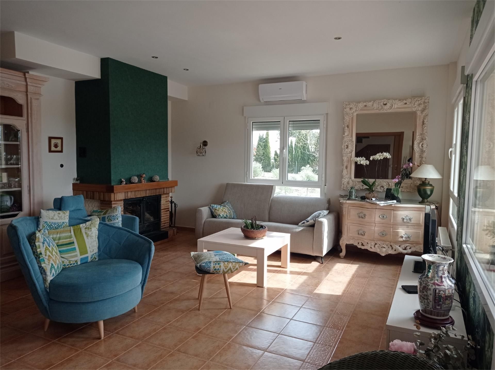 Living room of House or chalet for sale in Yecla  with Air Conditioner, Terrace and Swimming Pool