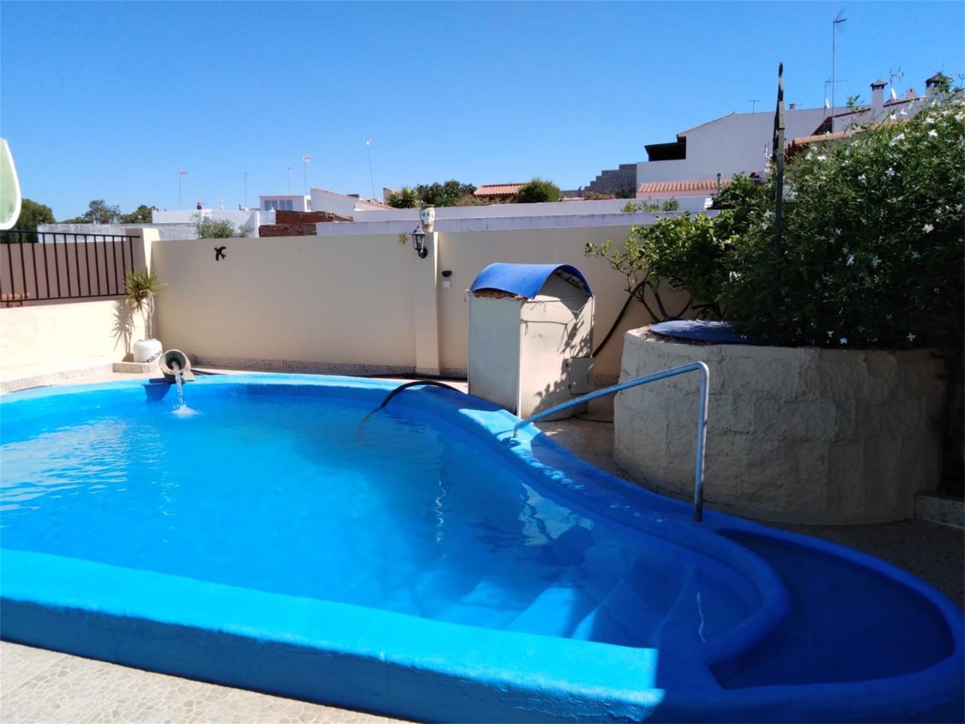 Piscina de Casa adosada en venda en Cartaya amb Terrassa i Piscina