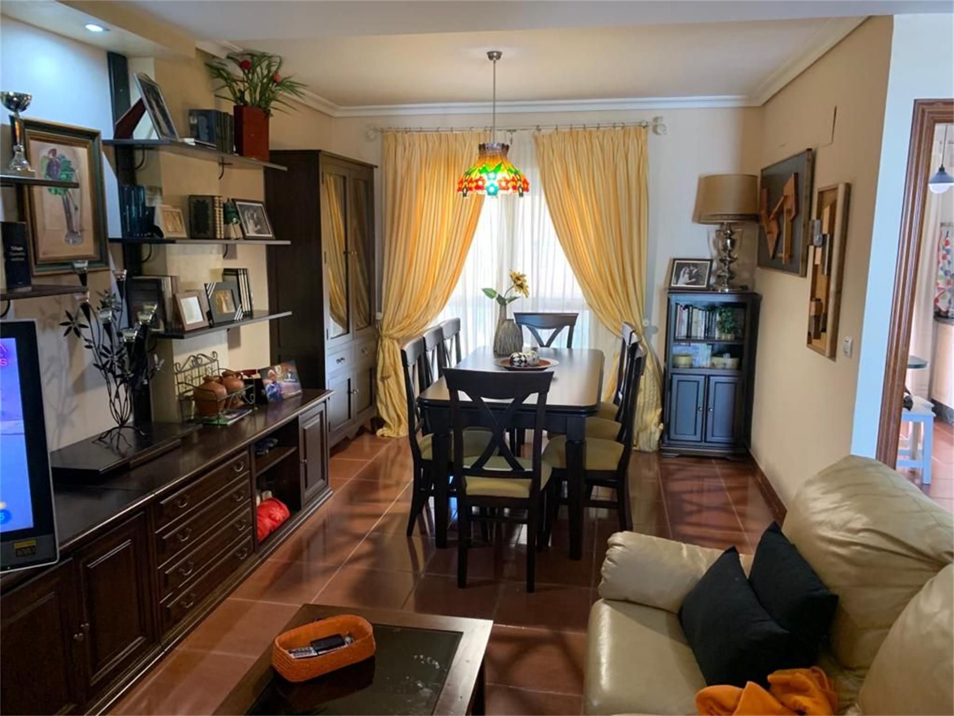 Living room of Single-family semi-detached for sale in Badajoz Capital  with Terrace, Swimming Pool and Balcony