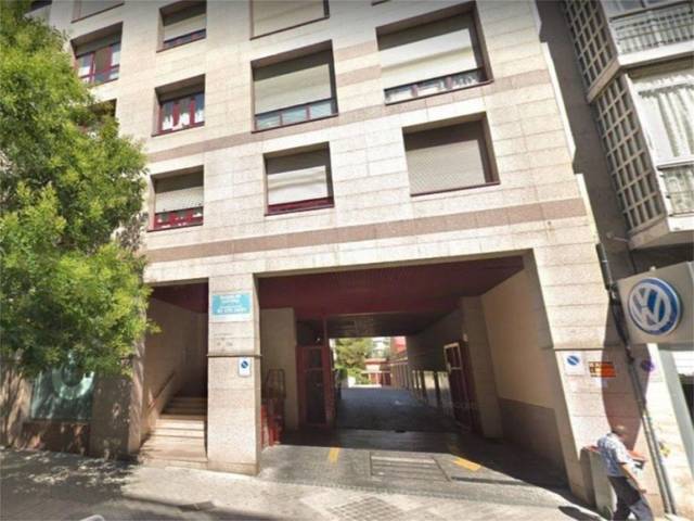 Garaje en Venta en Calle de Galileo en Arapiles