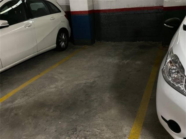 Garaje en Alquiler en Calle Pinos de Osuna en Alameda de Osuna