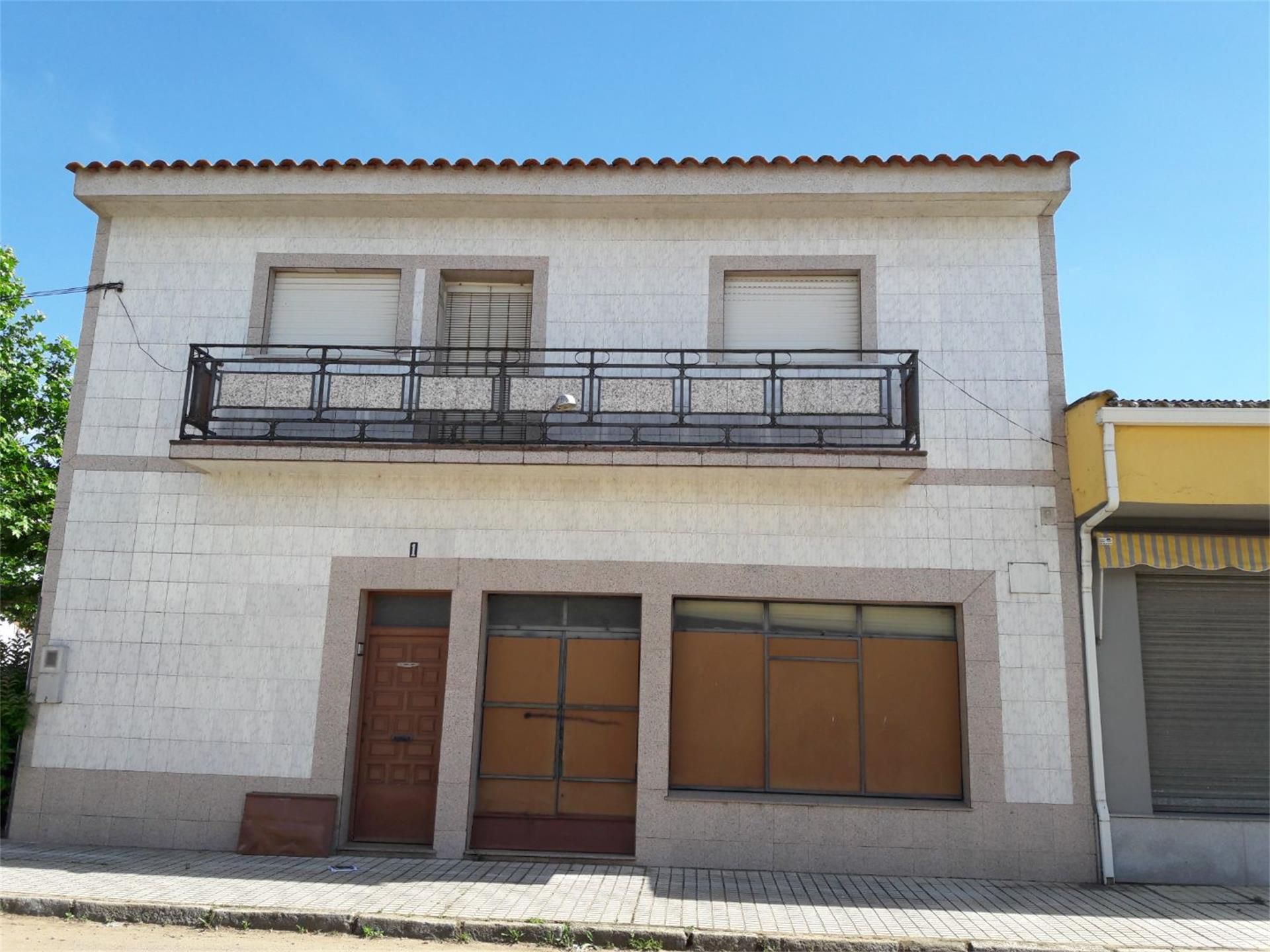 Vista exterior de Casa adosada en venda en Guadiana amb Traster