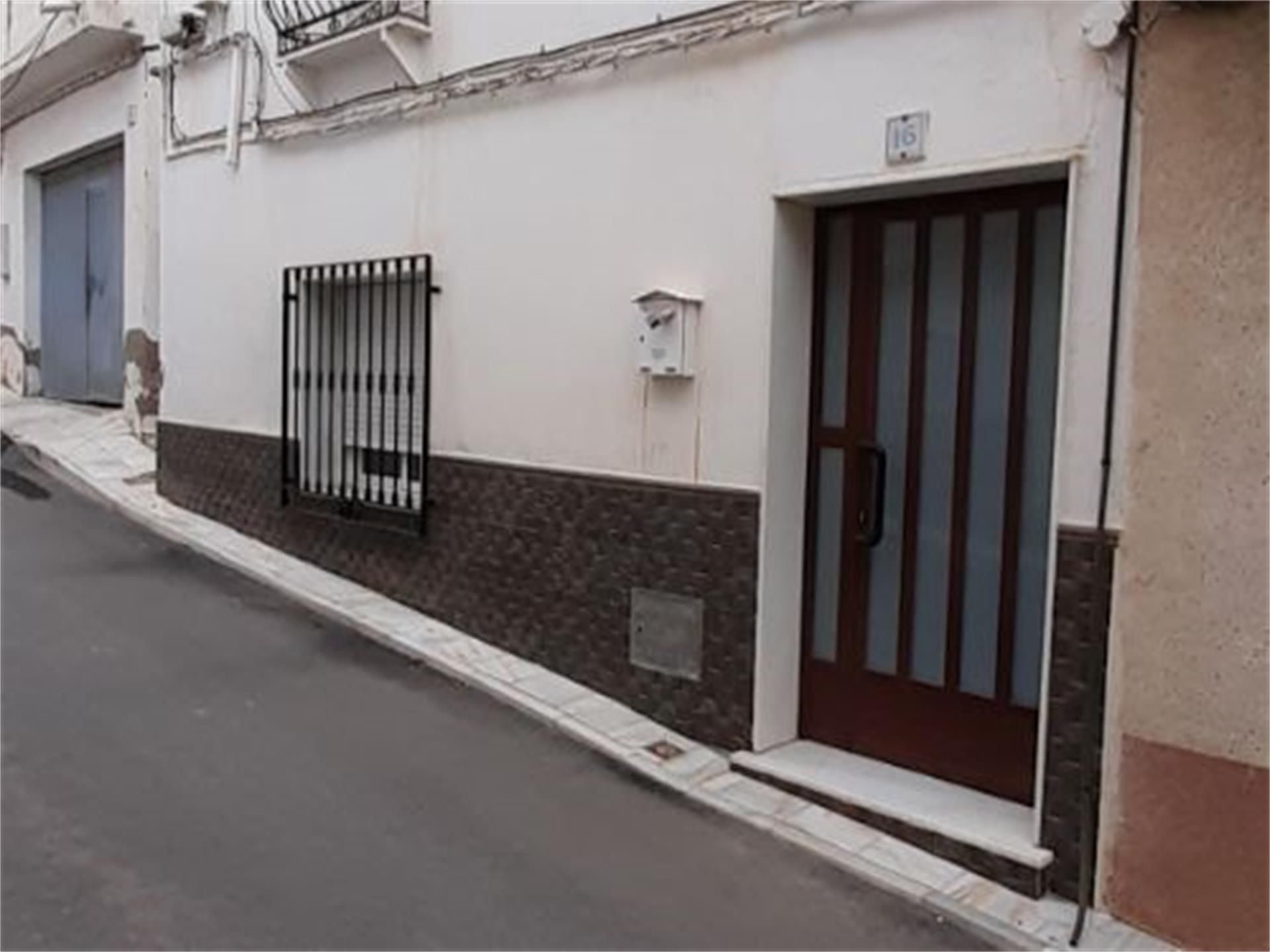 Exterior view of Flat for sale in Fines  with Air Conditioner, Terrace and Balcony