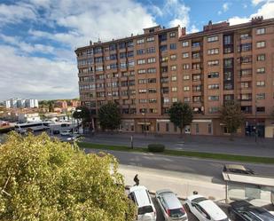 Vista exterior de Pis en venda en Burgos Capital amb Terrassa