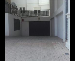 Garage to rent in Faura
