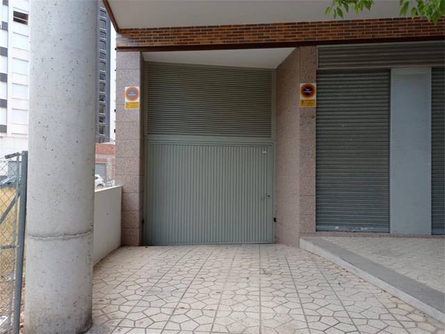 Garaje en Venta en Avenida Crevillentinos Ausentes en Crevillent