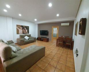 Sala d'estar de Dúplex en venda en Jacarilla amb Aire condicionat, Terrassa i Balcó