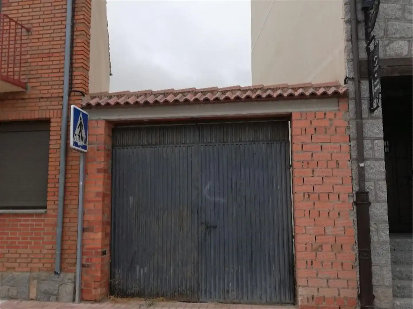 Detached homes for sale in Calle Bonifacio de Blas, Villacastín Parking of Detached homes for sale in Villacastín