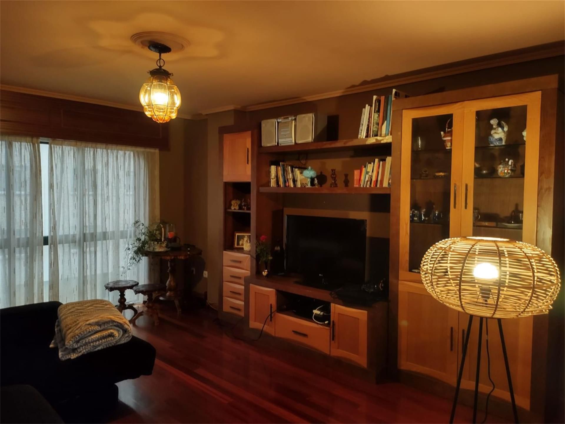Sala d'estar de Pis en venda en Ferrol amb Calefacció, Parquet i Traster