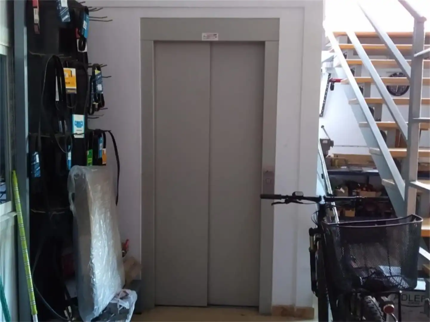 Nau industrial en venda a Calle Granada, Centro Nau industrial en venda en Puertollano amb Aire condicionat