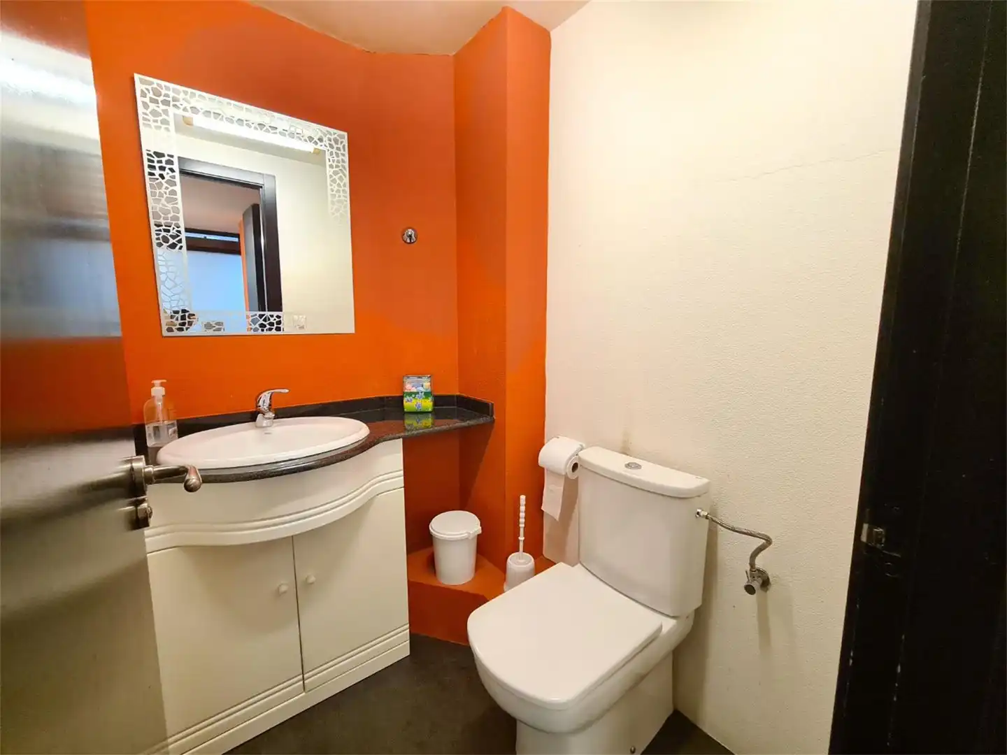 Badezimmer von Büro zur Miete in Quesada