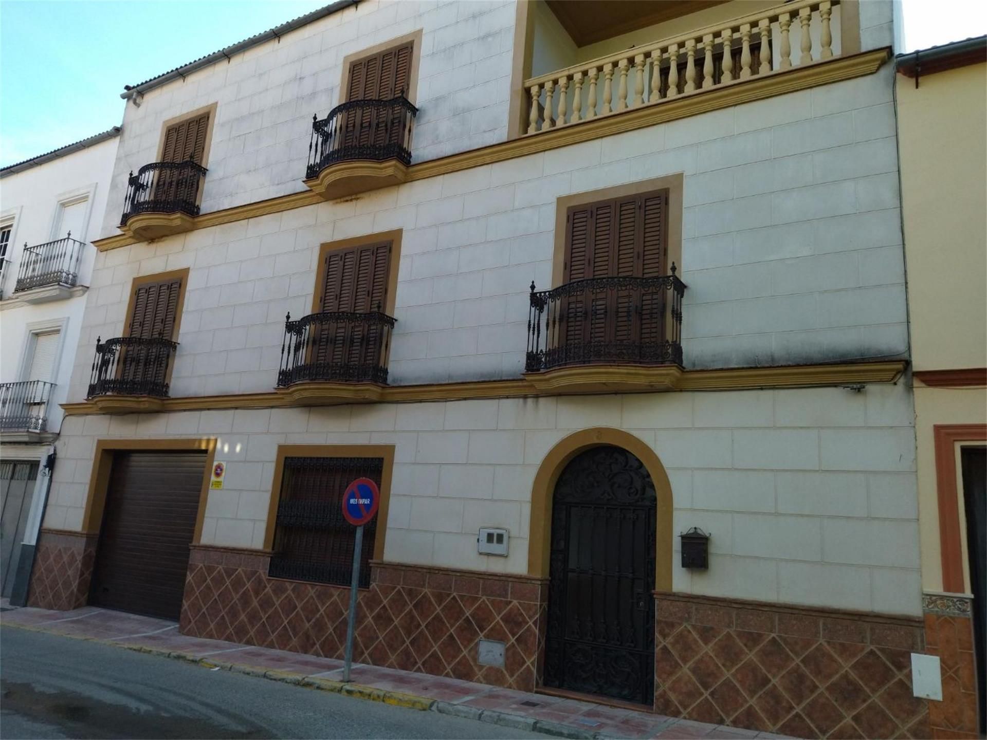 Vista exterior de Casa adosada en venta en Alcalá del Valle con Terraza, Trastero y Amueblado