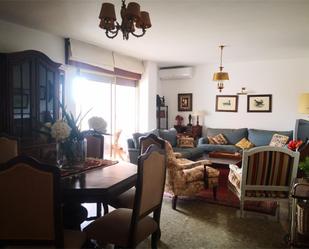 Living room of Flat to rent in Algeciras  with Air Conditioner and Balcony