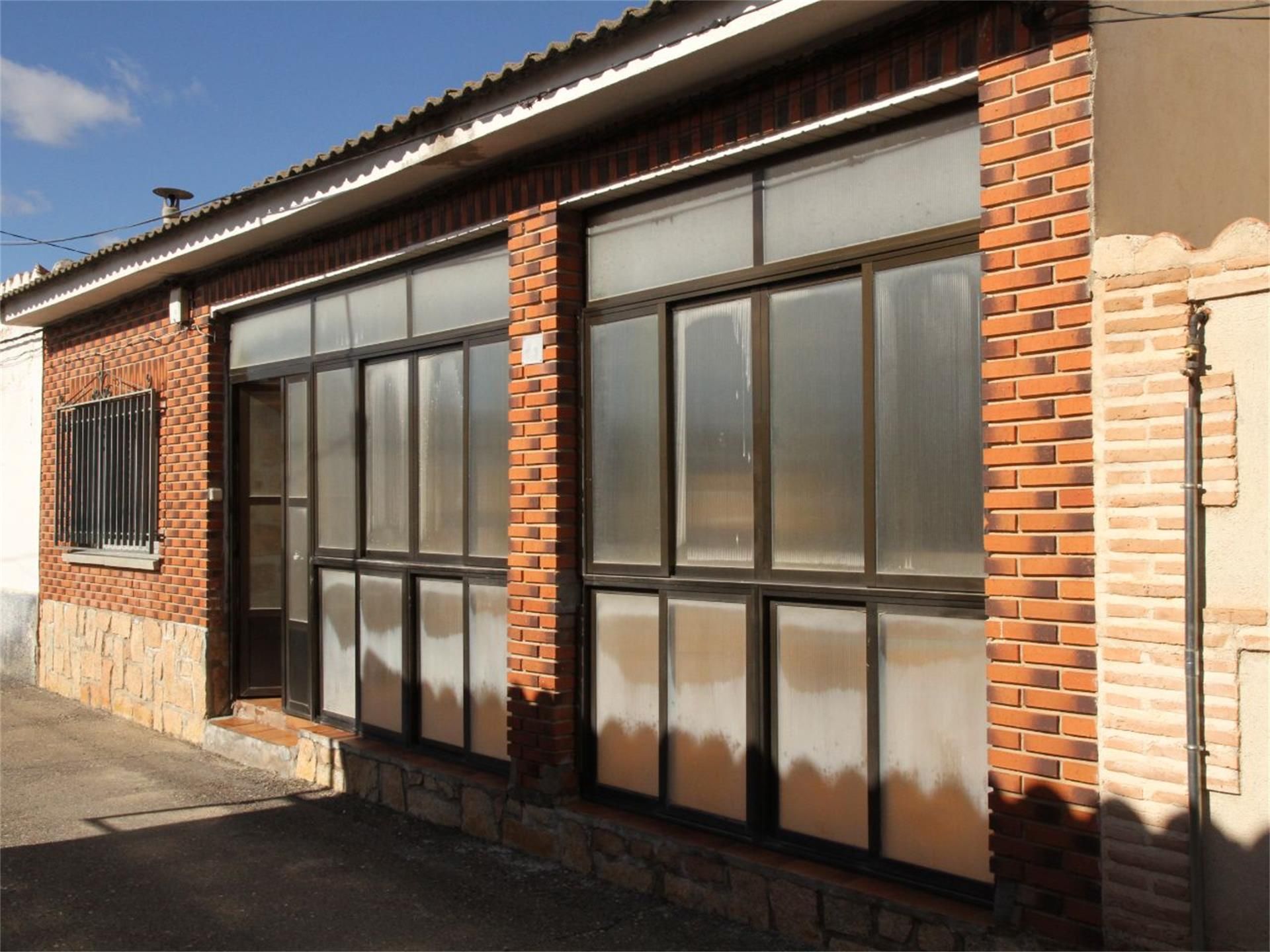Exterior view of Single-family semi-detached for sale in Polán  with Heating, Terrace and Storage room