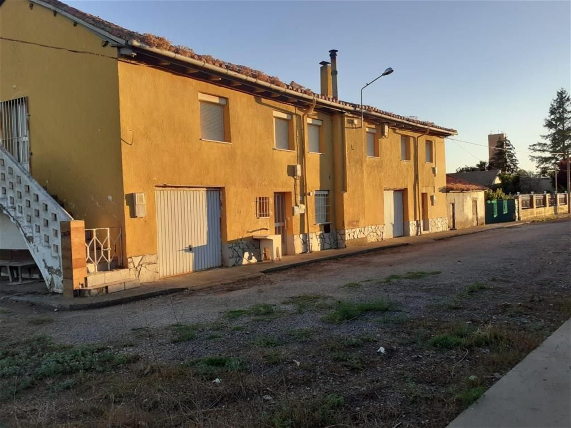 Vista exterior de Finca rústica en venda en Villanueva de las Manzanas amb Calefacció, Jardí privat i Moblat