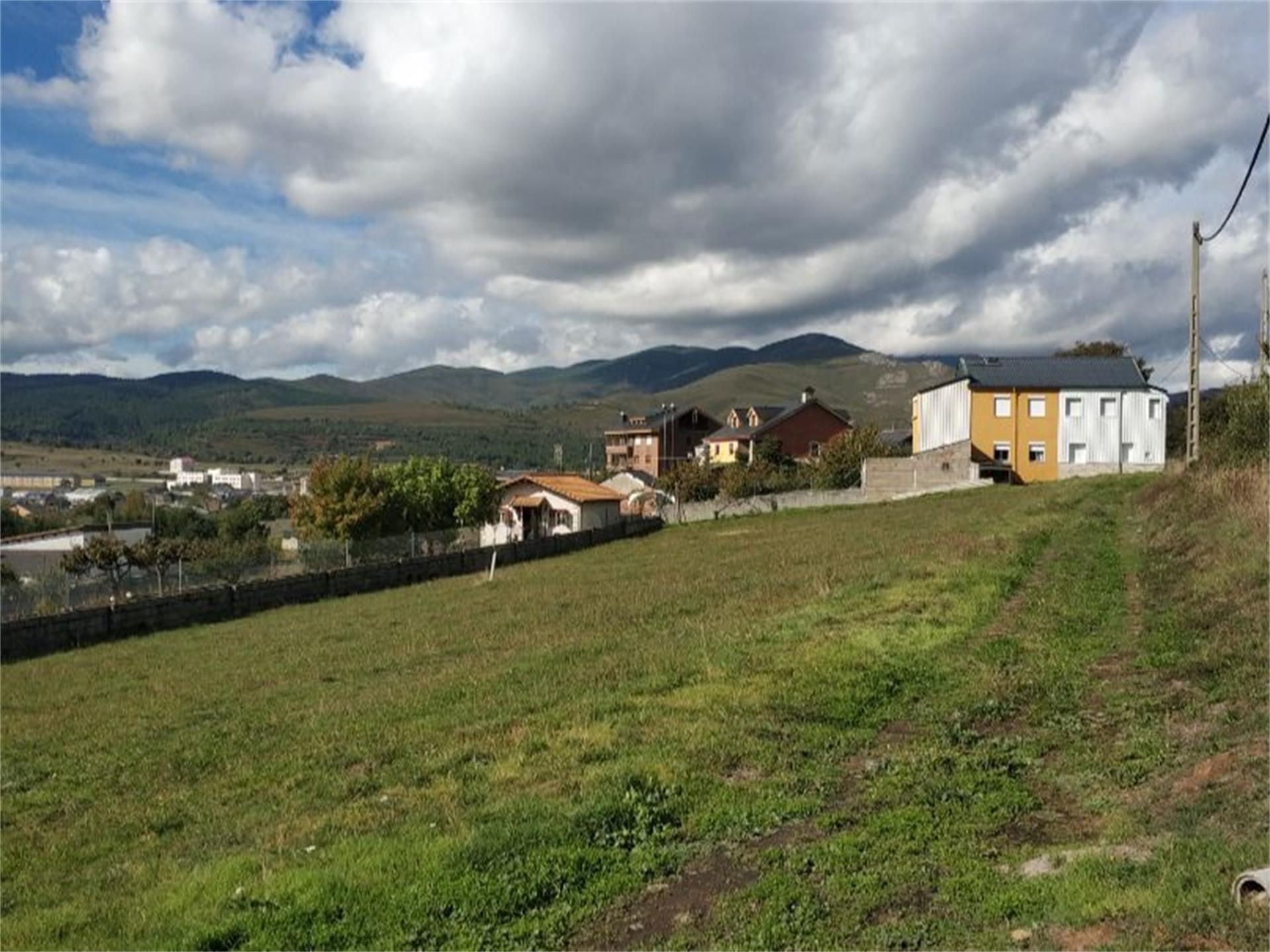 Urbanitzable en venda en Fabero