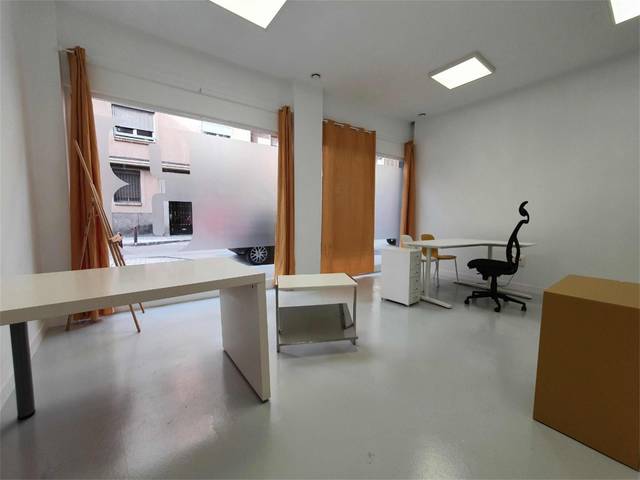 Oficina en Alquiler en Calle Burgos, 28 en Ciudad Jardín - Parque Roma