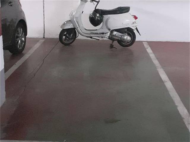 Garaje en Venta en Avenida de la Buhaira, 25 en La Calzada - La Florida