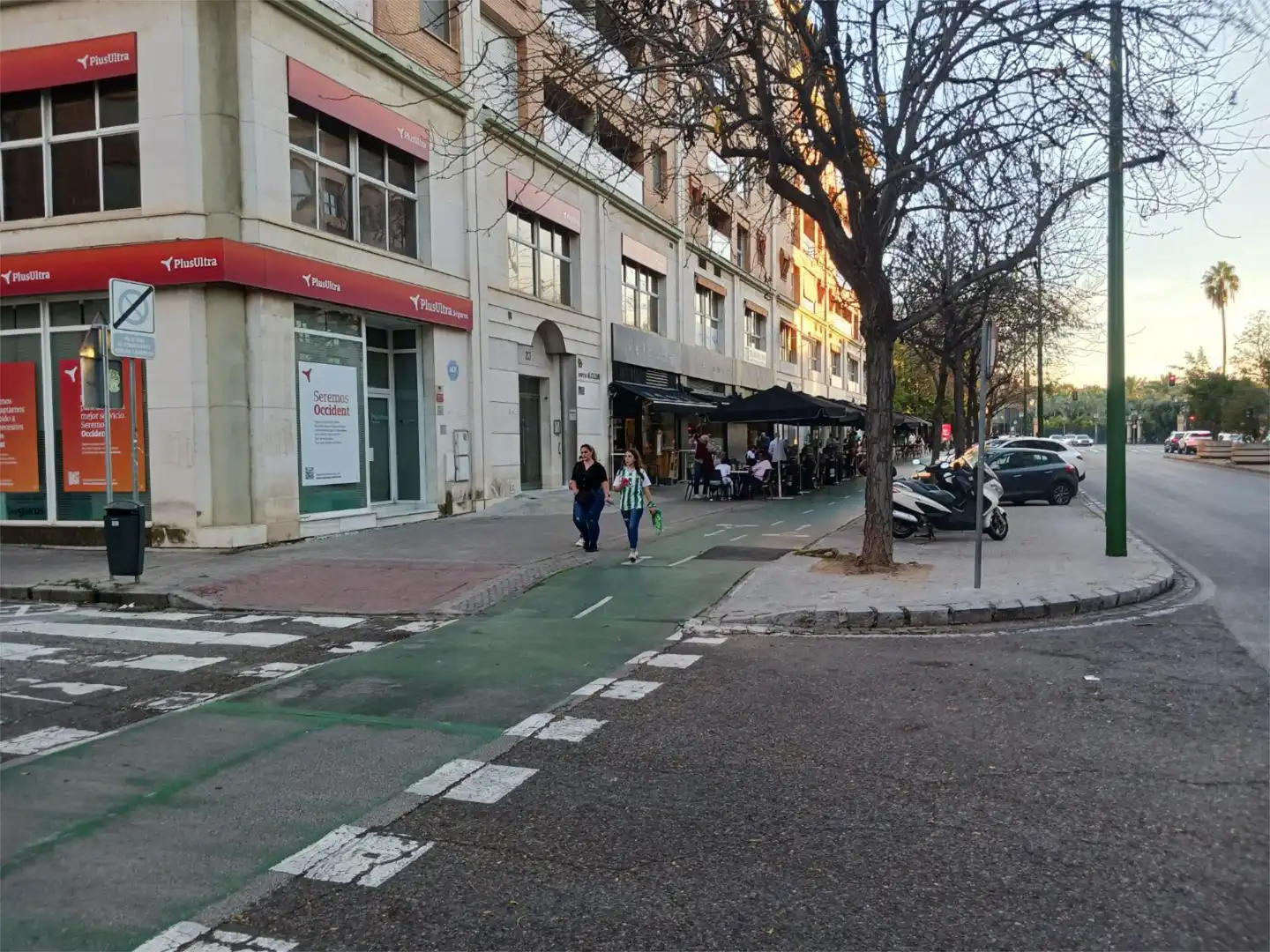 Garatge en venda a Avenida de la Buhaira, 25, La Calzada - La Florida Vista exterior de Garatge en venda en Sevilla