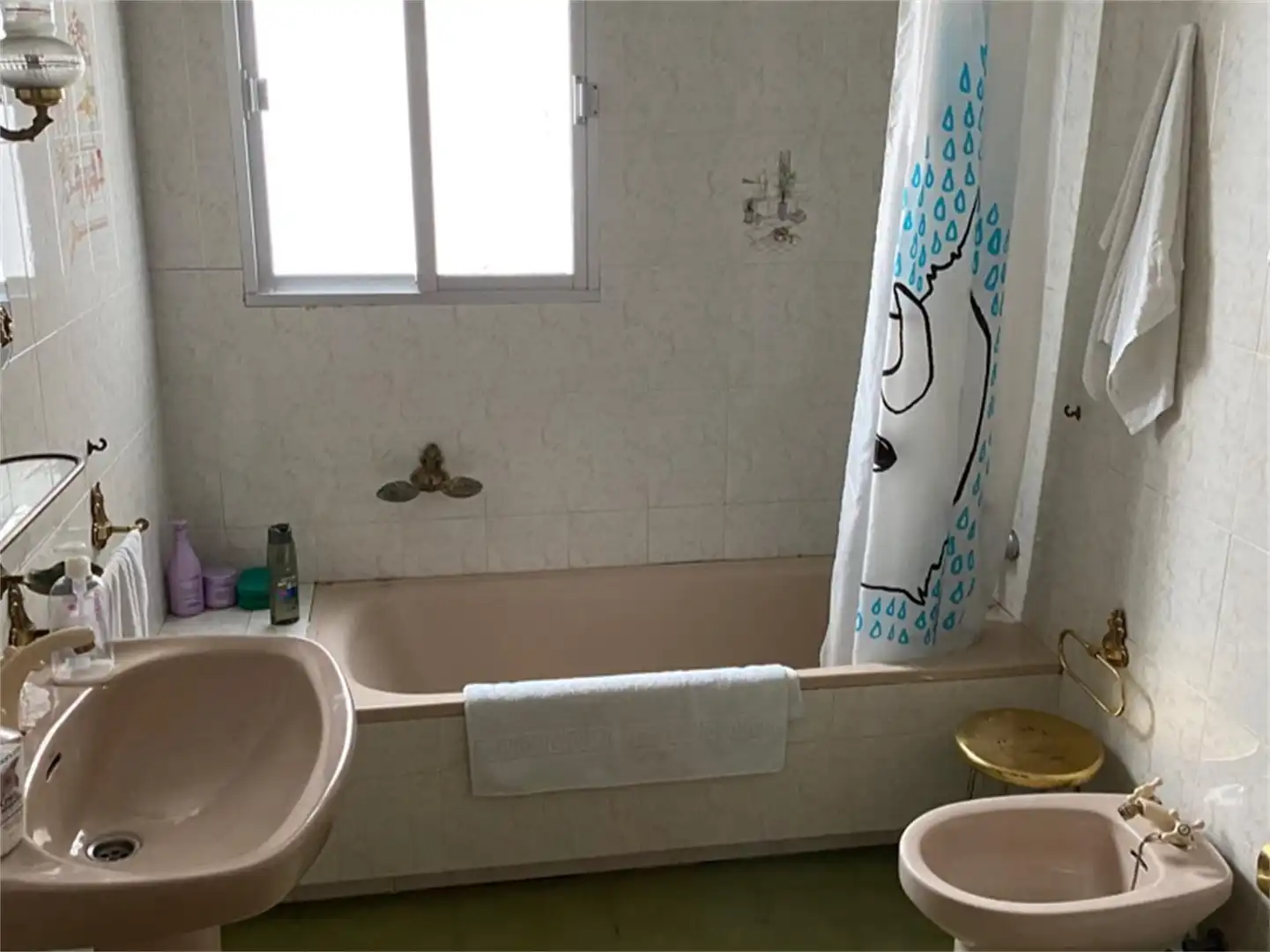 Baño de Piso en venta en Bollullos Par del Condado con Aire acondicionado, Calefacción y Terraza