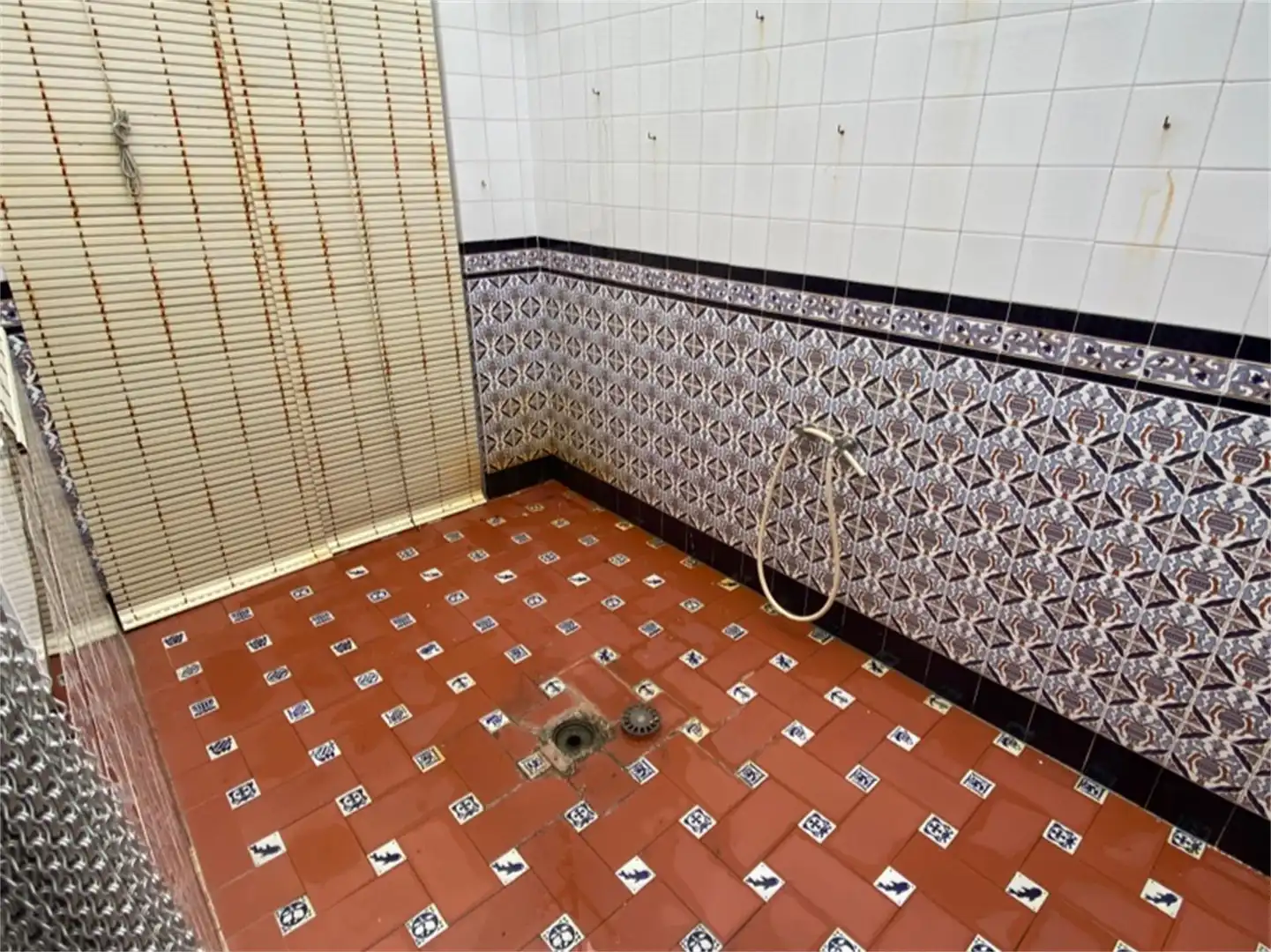 Baño de Piso en venta en Bollullos Par del Condado con Aire acondicionado, Calefacción y Terraza