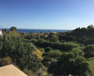 Vista exterior de Casa o xalet en venda en Rincón de la Victoria amb Aire condicionat, Terrassa i Balcó