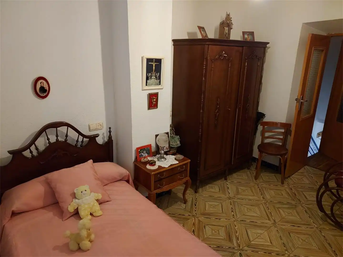 Casa adosada en venta en Calle Repullete, Villacarrillo Habitación de Casa adosada en venta en Villacarrillo con Terraza y Amueblado